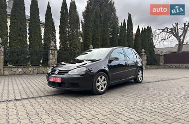 Хетчбек Volkswagen Golf 2004 в Надвірній