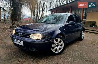 Хетчбек Volkswagen Golf 2001 в Городку