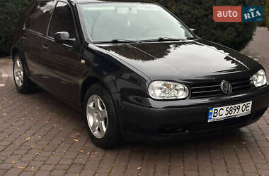 Хетчбек Volkswagen Golf 2001 в Городку