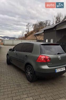 Хэтчбек Volkswagen Golf 2004 в Косове