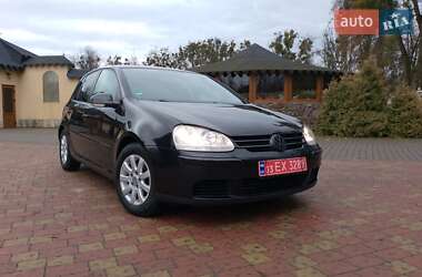 Хетчбек Volkswagen Golf 2005 в Жовкві