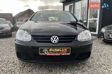 Хетчбек Volkswagen Golf 2005 в Коломиї