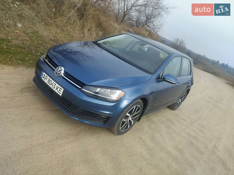 Хетчбек Volkswagen Golf 2016 в Запоріжжі