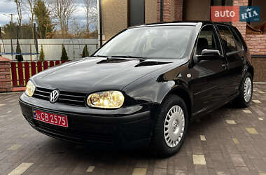 Хетчбек Volkswagen Golf 2003 в Калуші