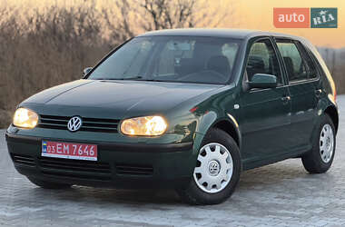 Хетчбек Volkswagen Golf 2000 в Чернівцях