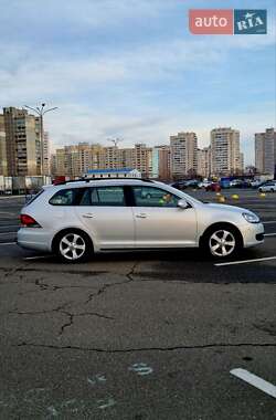 Универсал Volkswagen Golf 2012 в Киеве