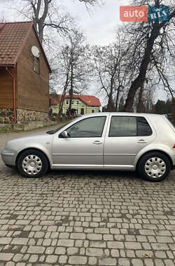 Хэтчбек Volkswagen Golf 2002 в Самборе