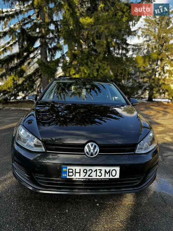 Універсал Volkswagen Golf 2016 в Києві