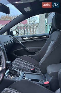 Универсал Volkswagen Golf 2016 в 