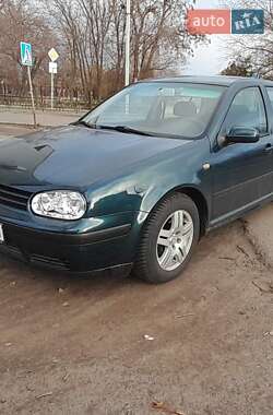 Хетчбек Volkswagen Golf 2002 в Вознесенську