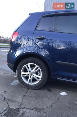 Хэтчбек Volkswagen Golf 2009 в 