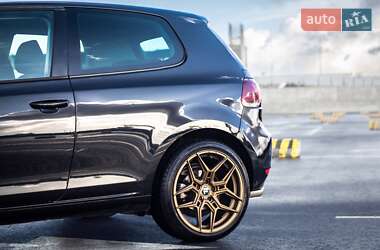 Хэтчбек Volkswagen Golf 2009 в 