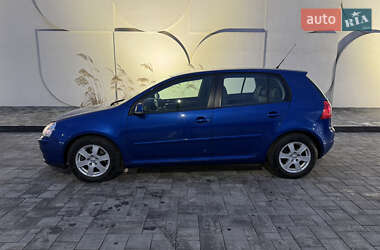 Хетчбек Volkswagen Golf 2005 в Луцьку