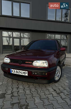 Хетчбек Volkswagen Golf 1996 в Києві