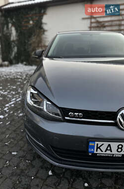 Хэтчбек Volkswagen Golf 2014 в Киеве