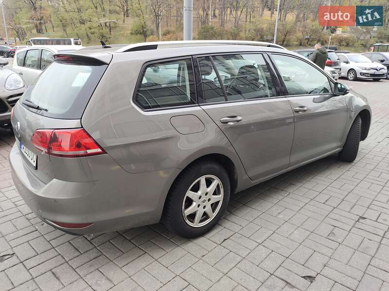 Універсал Volkswagen Golf 2013 в Києві