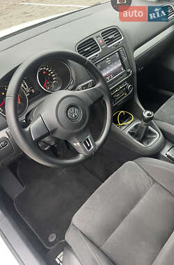 Хэтчбек Volkswagen Golf 2009 в 