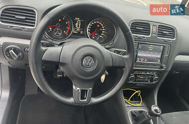 Хэтчбек Volkswagen Golf 2009 в 