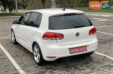 Хэтчбек Volkswagen Golf 2009 в 