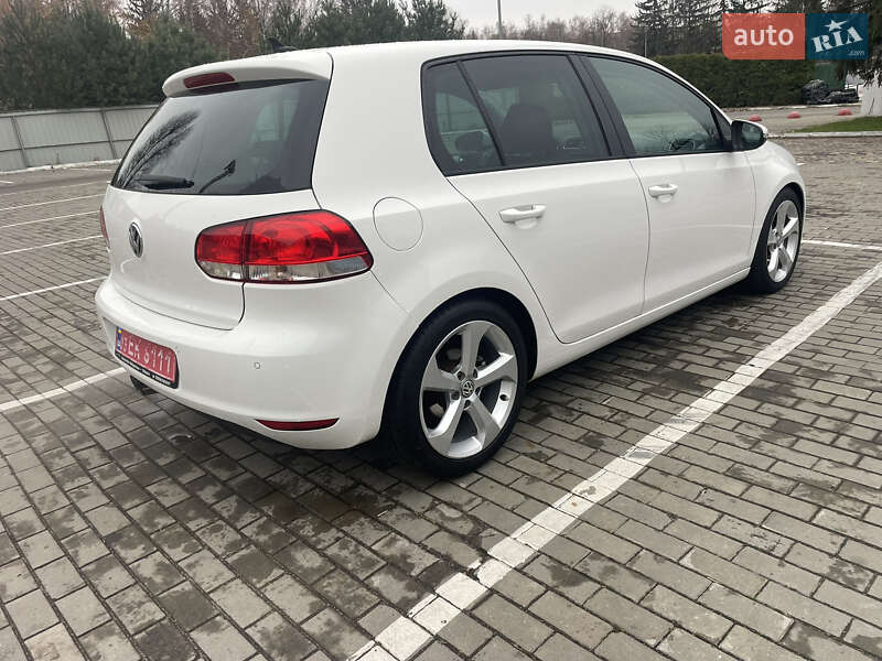 Хэтчбек Volkswagen Golf 2009 в Луцке