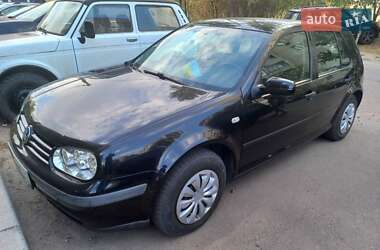 Хетчбек Volkswagen Golf 2001 в Сумах