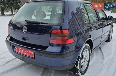 Хетчбек Volkswagen Golf 2002 в Тернополі