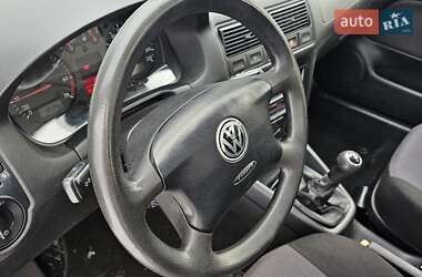 Хетчбек Volkswagen Golf 2002 в Тернополі