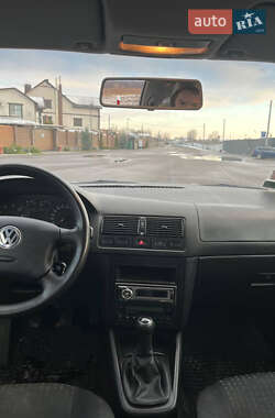 Хетчбек Volkswagen Golf 2002 в Борисполі