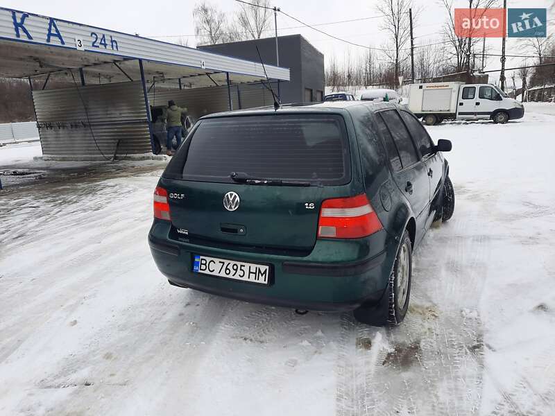 Хетчбек Volkswagen Golf 2003 в Львові