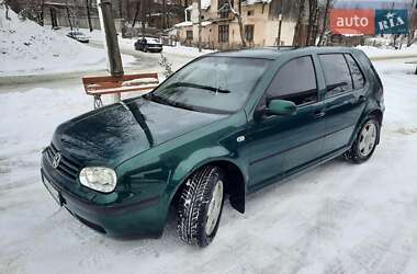 Хэтчбек Volkswagen Golf 2003 в Львове