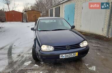 Хетчбек Volkswagen Golf 2001 в Луцьку