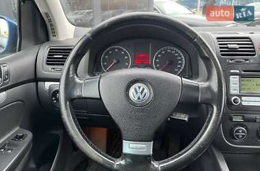 Хетчбек Volkswagen Golf 2007 в Києві