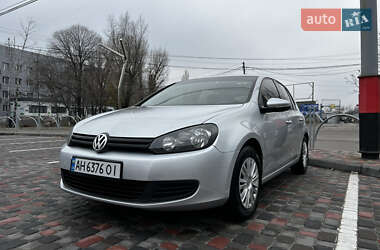 Хетчбек Volkswagen Golf 2009 в Дніпрі