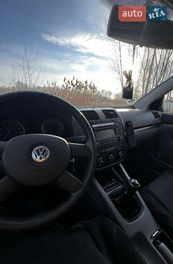 Хетчбек Volkswagen Golf 2003 в Житомирі