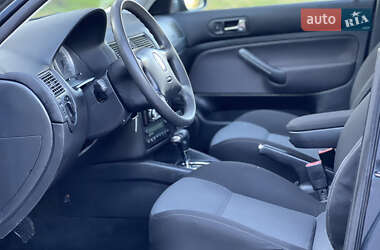 Универсал Volkswagen Golf 2003 в 