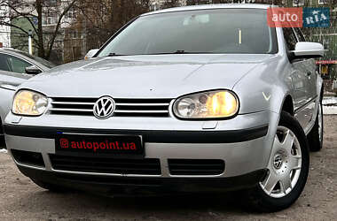 Хетчбек Volkswagen Golf 2004 в Сумах