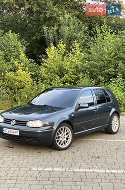 Хетчбек Volkswagen Golf 2000 в Пустомитах