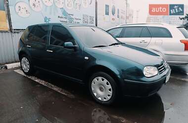 Хетчбек Volkswagen Golf 2002 в Харкові