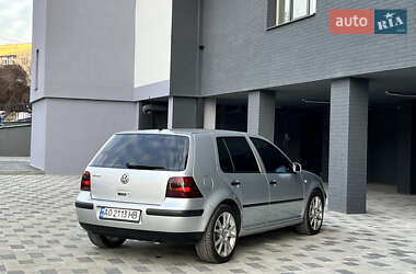 Хетчбек Volkswagen Golf 2002 в Мукачевому