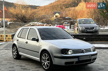 Хетчбек Volkswagen Golf 2002 в Мукачевому