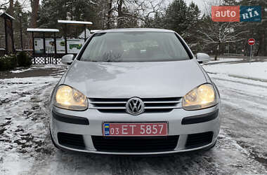 Хетчбек Volkswagen Golf 2004 в Луцьку