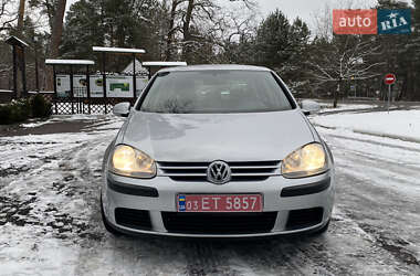 Хетчбек Volkswagen Golf 2004 в Луцьку