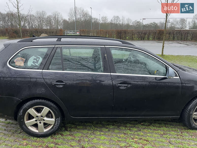 Універсал Volkswagen Golf 2011 в Києві