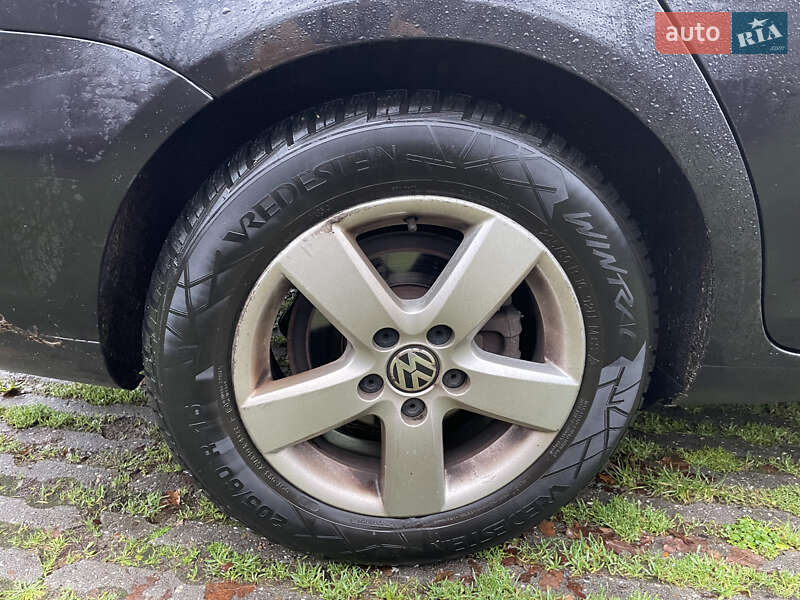 Універсал Volkswagen Golf 2011 в Києві