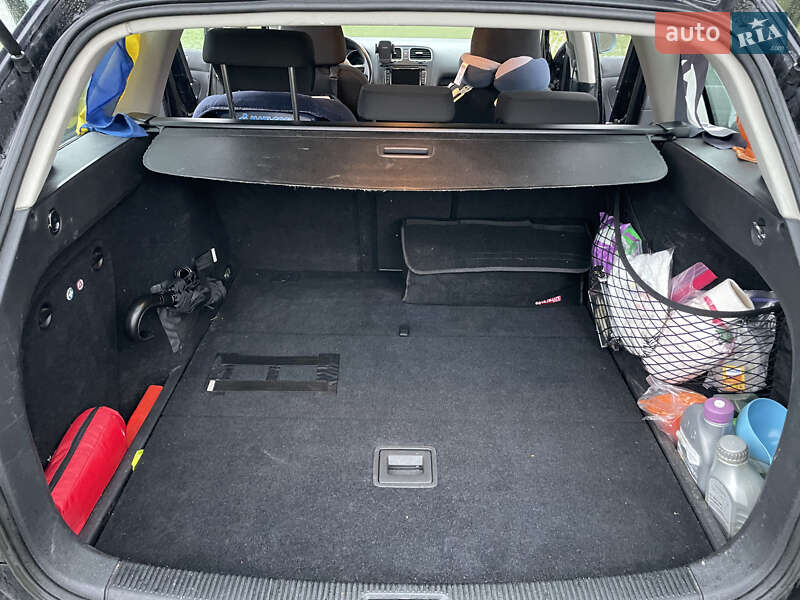 Універсал Volkswagen Golf 2011 в Києві