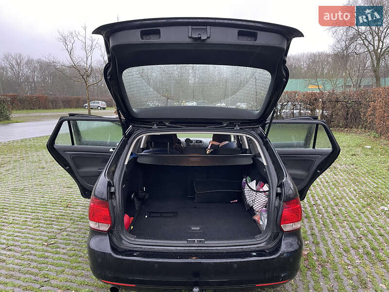 Універсал Volkswagen Golf 2011 в Києві