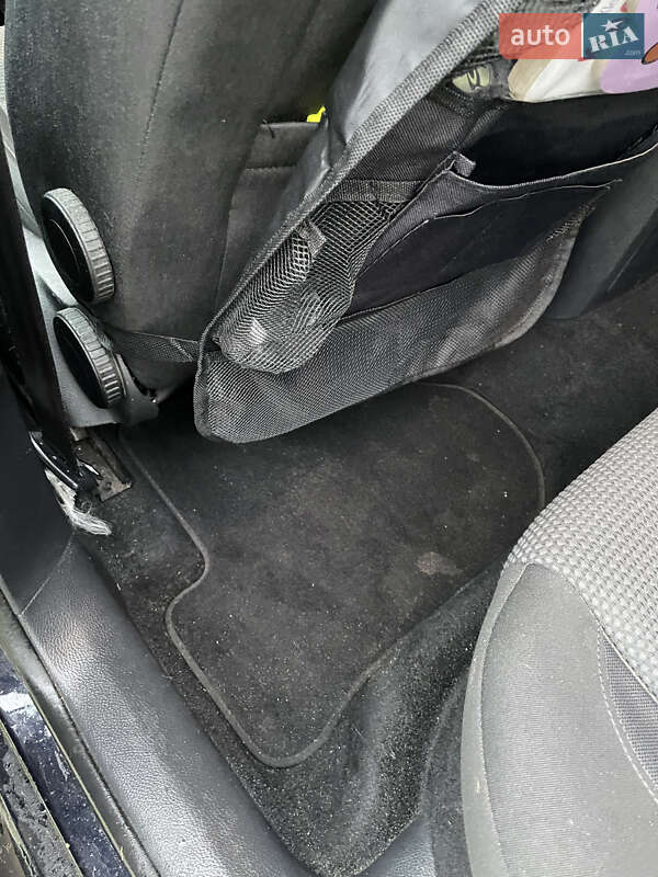 Універсал Volkswagen Golf 2011 в Києві