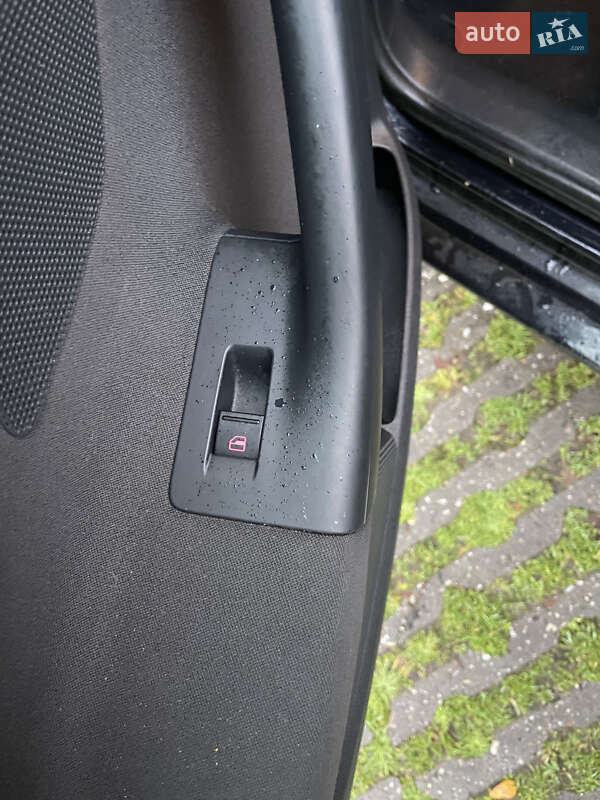 Універсал Volkswagen Golf 2011 в Києві