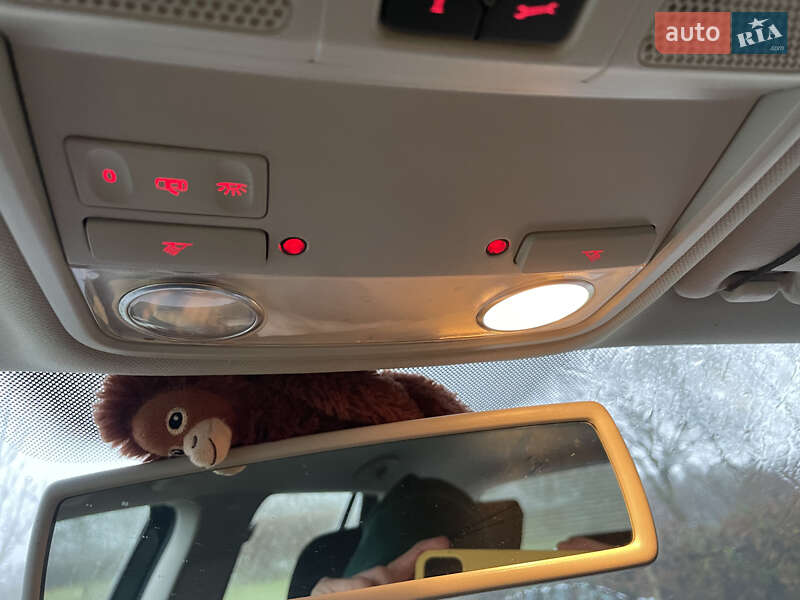 Універсал Volkswagen Golf 2011 в Києві