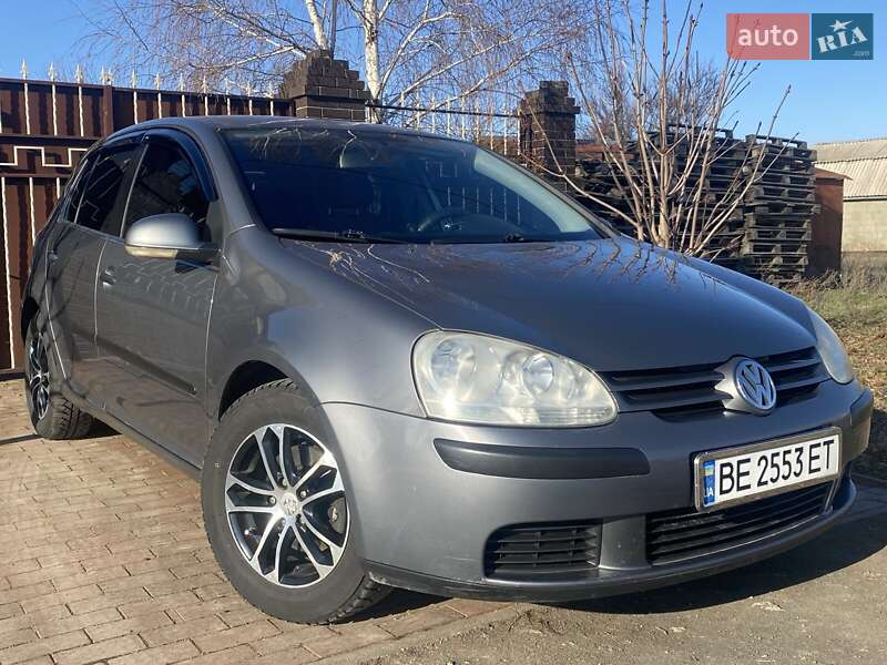 Хетчбек Volkswagen Golf 2005 в Миколаєві